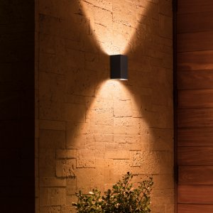 Philips Hue White and colour ambience Resonate Outdoor wall light