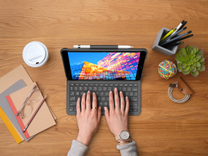 Logitech Slim Folio for iPad Air (3rd gen)