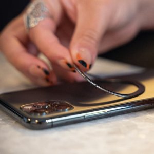 mophie 10000mAh Snap+ MagSafe Power Bank with Stand