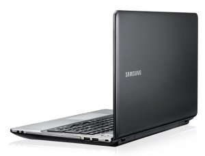 Samsung 3 NP350V5C Intel® Core™ i7 i7-3630QM Laptop 39.6 cm (15.6") 4 GB DDR3-SDRAM 500 GB HDD Windows 7 Professional Silver